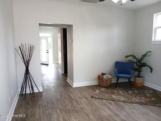 933 S 8th Street, Wilmington, NC 28401