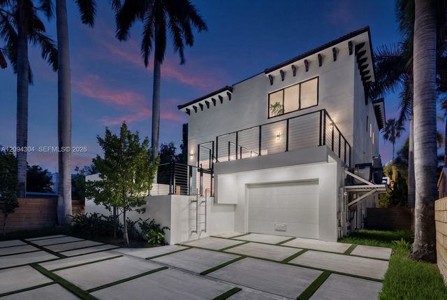 908 Tyler Street, Hollywood, FL 33019