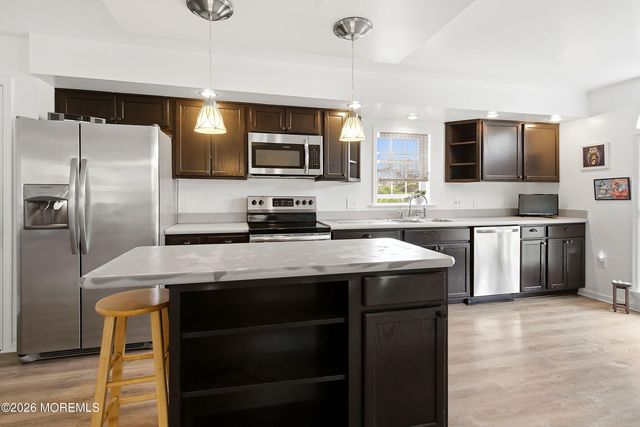 60 Fort Lee Drive, Manahawkin, NJ 08050
