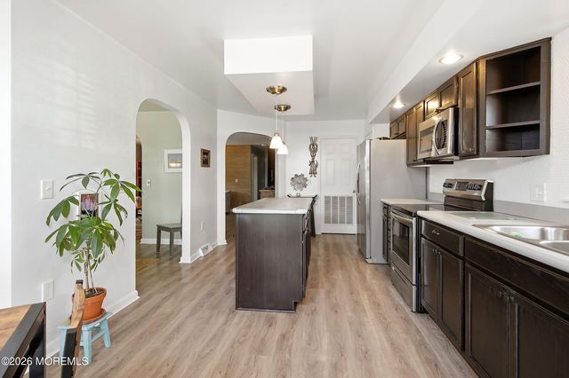 60 Fort Lee Drive, Manahawkin, NJ 08050