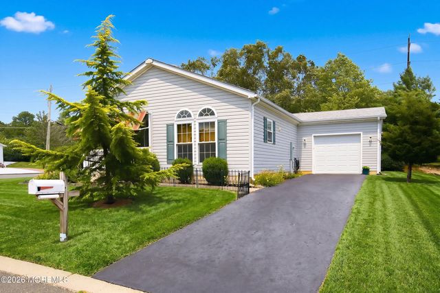 60 Fort Lee Drive, Manahawkin, NJ 08050