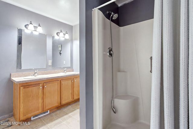 60 Fort Lee Drive, Manahawkin, NJ 08050
