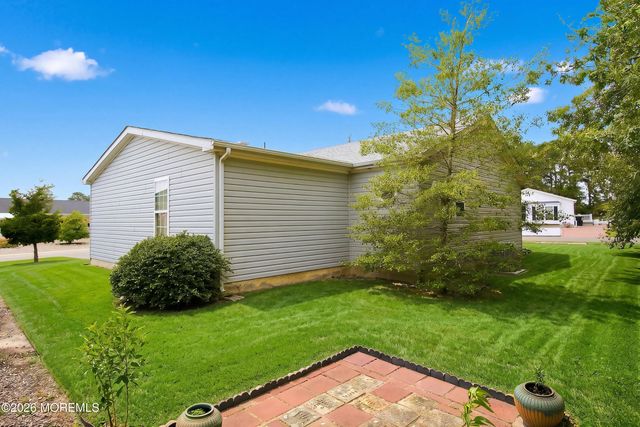 60 Fort Lee Drive, Manahawkin, NJ 08050