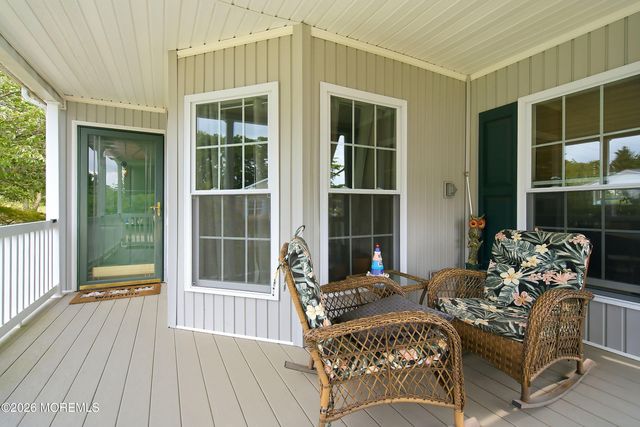 60 Fort Lee Drive, Manahawkin, NJ 08050
