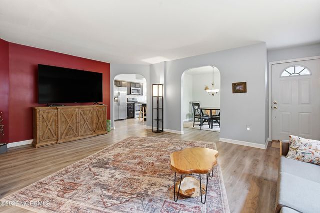 60 Fort Lee Drive, Manahawkin, NJ 08050