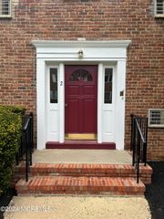 283 Spring Street 2A, Red Bank, NJ 07701