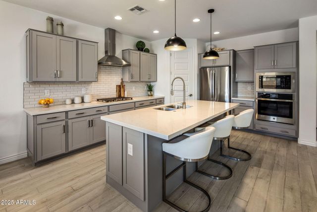 8958 W ORANGE Drive, Glendale, AZ 85305