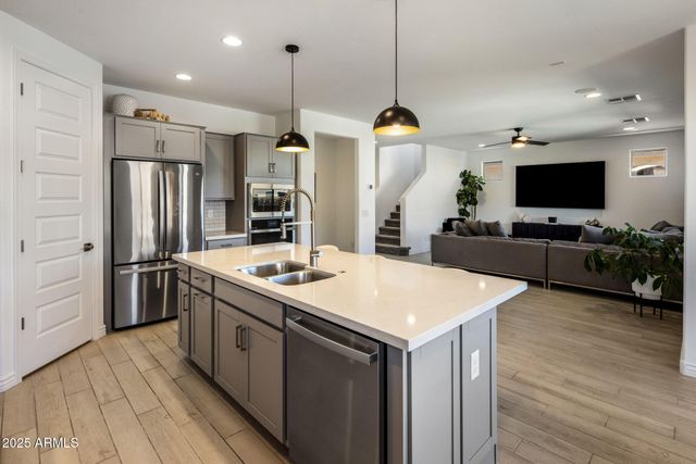 8958 W ORANGE Drive, Glendale, AZ 85305