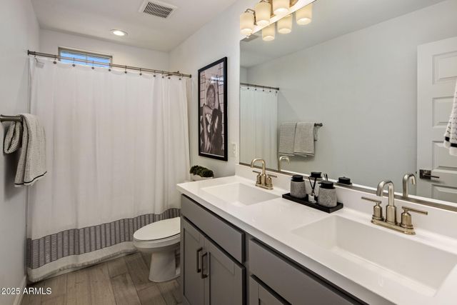 8958 W ORANGE Drive, Glendale, AZ 85305