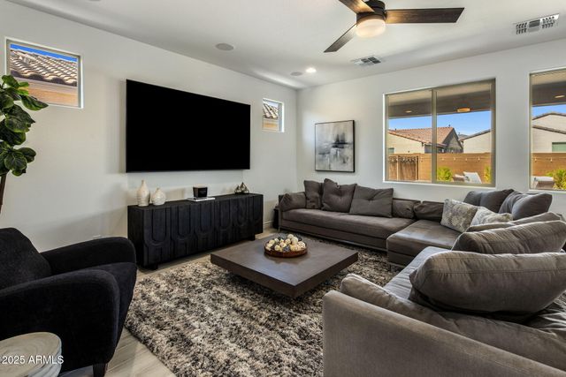 8958 W ORANGE Drive, Glendale, AZ 85305