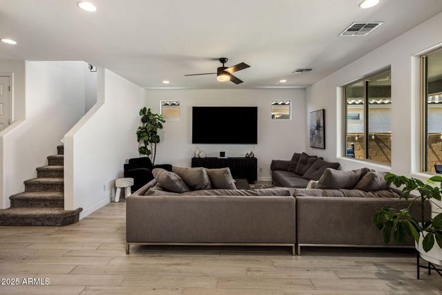 8958 W ORANGE Drive, Glendale, AZ 85305