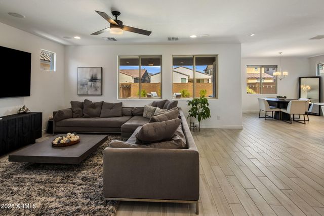 8958 W ORANGE Drive, Glendale, AZ 85305