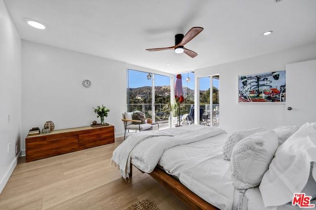 2735 Hollyridge Drive, Los Angeles, CA 90068