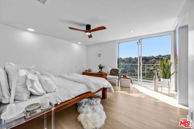 2735 Hollyridge Drive, Los Angeles, CA 90068