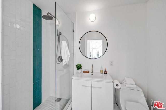 2735 Hollyridge Drive, Los Angeles, CA 90068