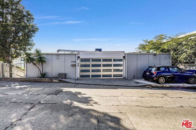 2735 Hollyridge Drive, Los Angeles, CA 90068