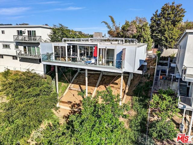 2735 Hollyridge Drive, Los Angeles, CA 90068