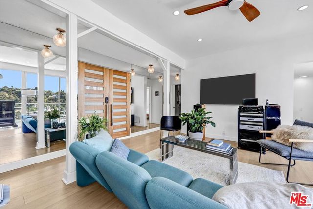 2735 Hollyridge Drive, Los Angeles, CA 90068