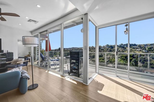 2735 Hollyridge Drive, Los Angeles, CA 90068