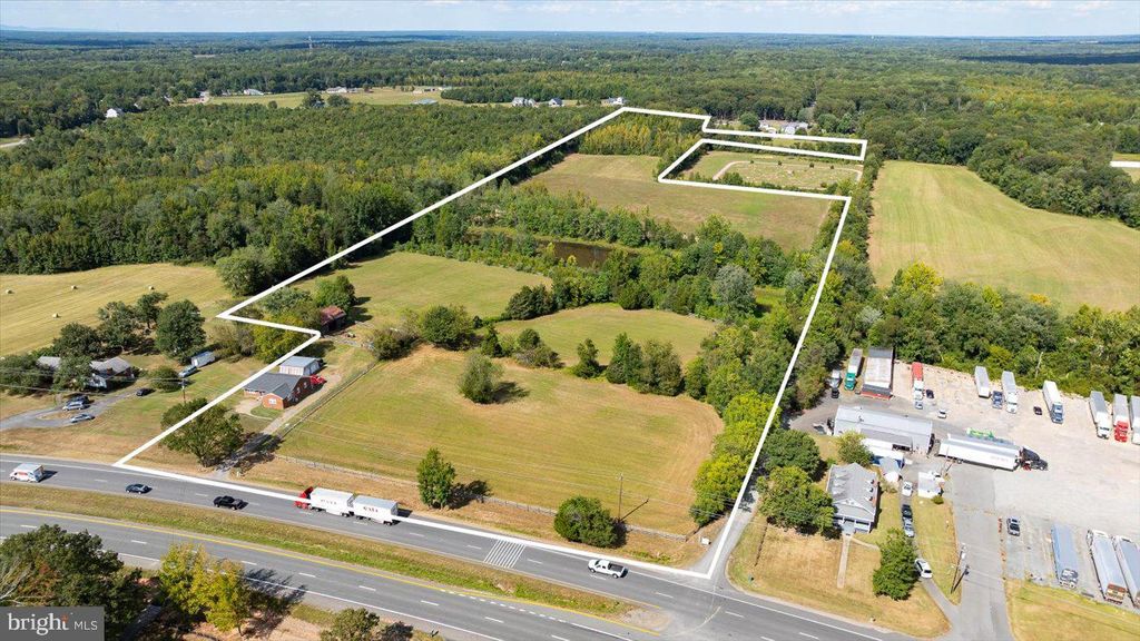 Image 1 of property listing at 1416 WARRENTON RD, Fredericksburg, VA 22406