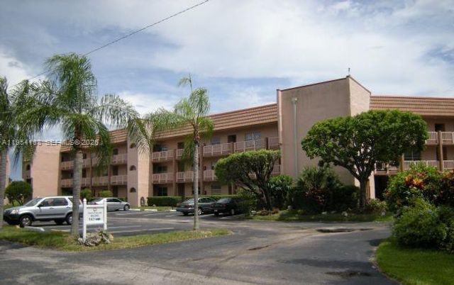 9841 Sunrise Lakes Boulevard 310, Sunrise, FL 33322