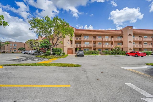 9841 Sunrise Lakes Boulevard 310, Sunrise, FL 33322