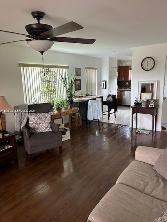 9841 Sunrise Lakes Boulevard 310, Sunrise, FL 33322