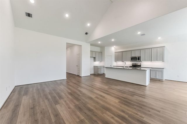 1076 Birds Landing Drive, Magnolia, TX 77355