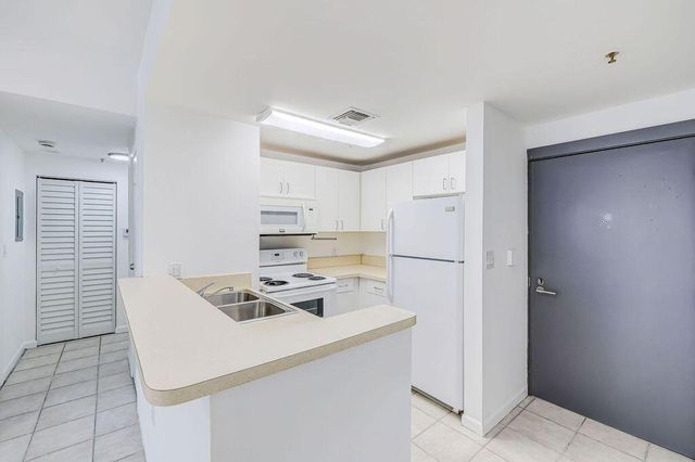 185 SE 14 Terrace 2411, Miami, FL 33131