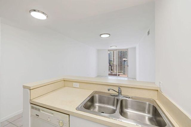 185 SE 14 Terrace 2411, Miami, FL 33131