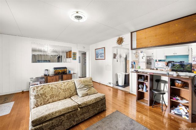 94-825 Waipahu Street, Waipahu, HI 96797