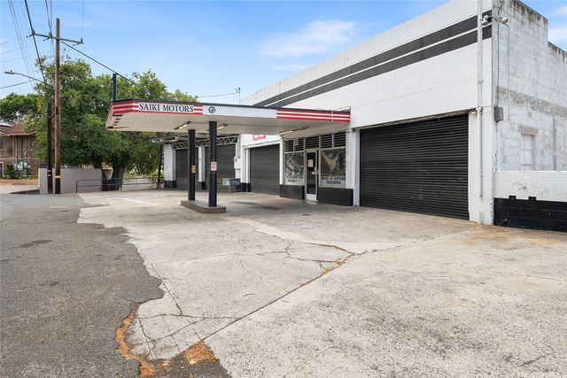 94-825 Waipahu Street, Waipahu, HI 96797