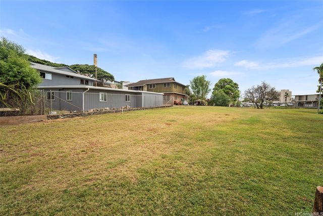 94-825 Waipahu Street, Waipahu, HI 96797