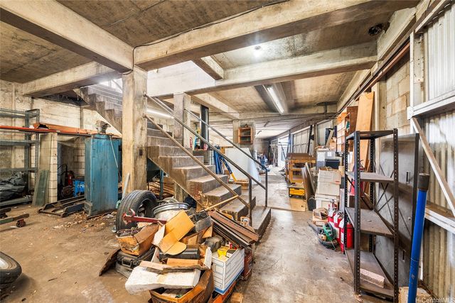 94-825 Waipahu Street, Waipahu, HI 96797