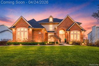 45711 Bristol Circle, Novi, MI 48377