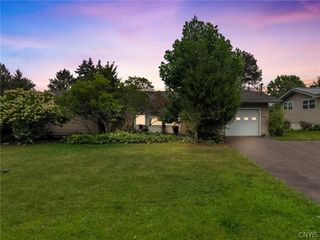 217 Wynnfield Drive, Camillus, NY 13219
