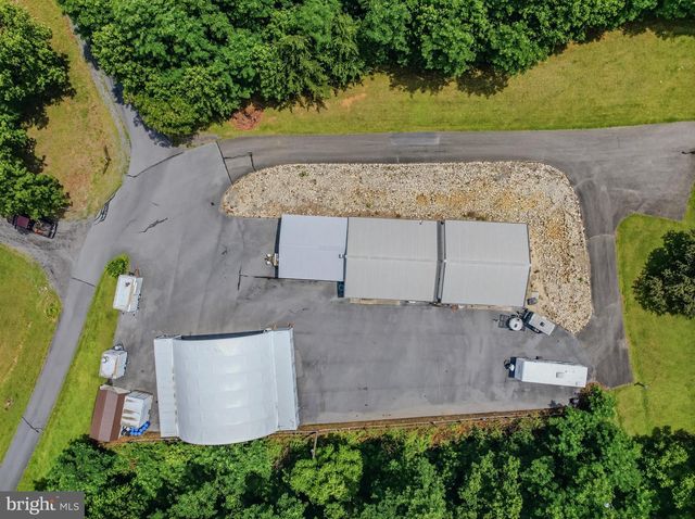 208 BARBEQUE DR, Berkeley Springs, WV 25411