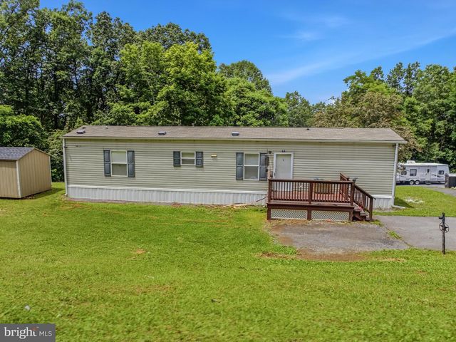 208 BARBEQUE DR, Berkeley Springs, WV 25411