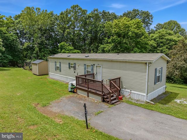 208 BARBEQUE DR, Berkeley Springs, WV 25411