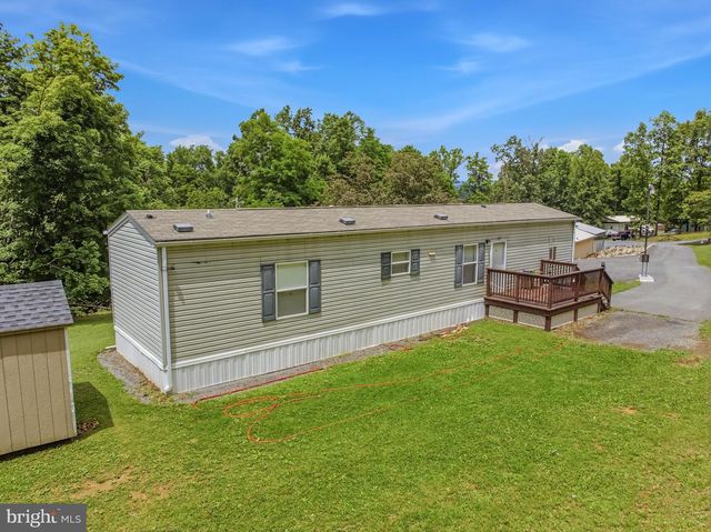 208 BARBEQUE DR, Berkeley Springs, WV 25411