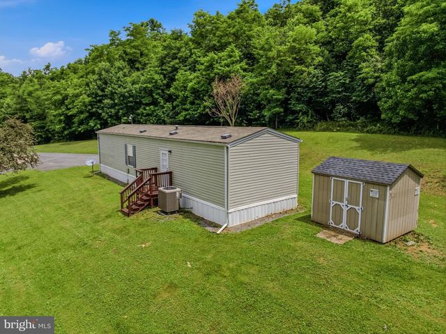 208 BARBEQUE DR, Berkeley Springs, WV 25411