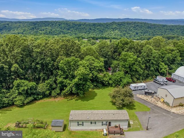 208 BARBEQUE DR, Berkeley Springs, WV 25411