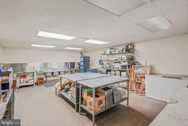 208 BARBEQUE DR, Berkeley Springs, WV 25411