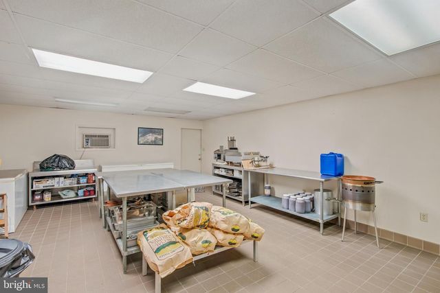 208 BARBEQUE DR, Berkeley Springs, WV 25411