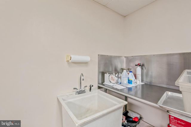 208 BARBEQUE DR, Berkeley Springs, WV 25411