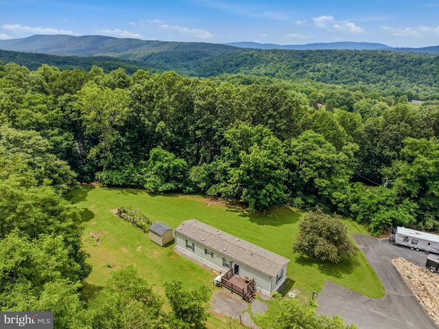 208 BARBEQUE DR, Berkeley Springs, WV 25411