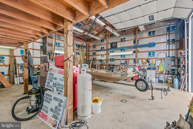 208 BARBEQUE DR, Berkeley Springs, WV 25411