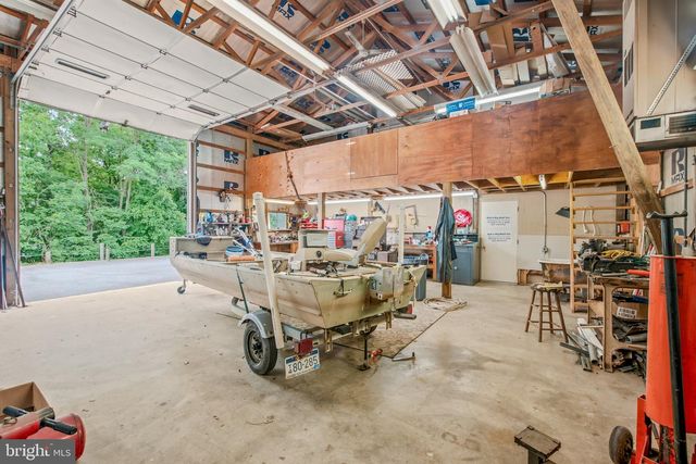 208 BARBEQUE DR, Berkeley Springs, WV 25411