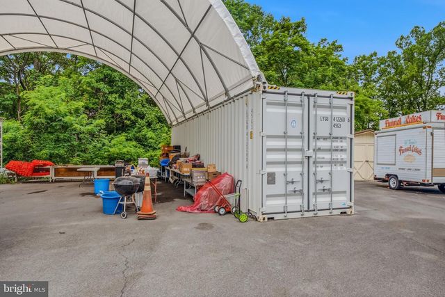 208 BARBEQUE DR, Berkeley Springs, WV 25411