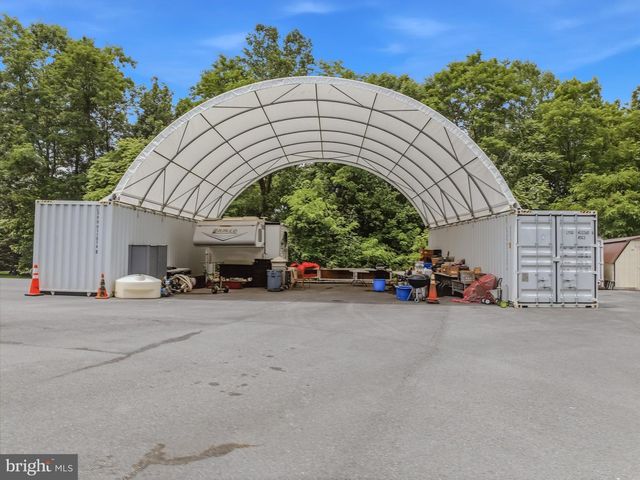 208 BARBEQUE DR, Berkeley Springs, WV 25411